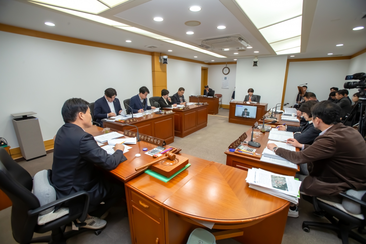 20231128-010[_P7U0742-2023년도 제3차 의원연구단체심의위원회 활동.jpg