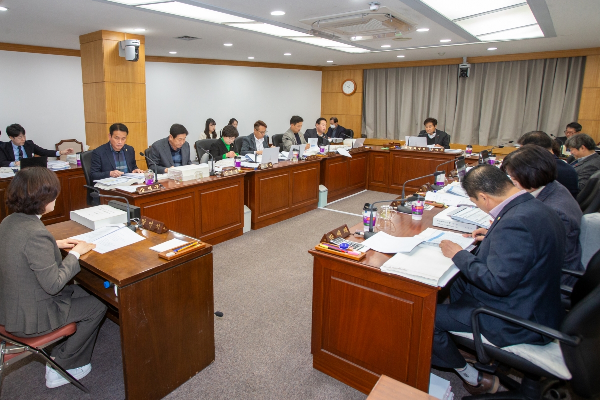 20231207-001[_P7U2205-제272회 제2차 정례회시 예산결산특별위원회 2024년도 예산안 및 기금운용계획안 심사 활동.jpg