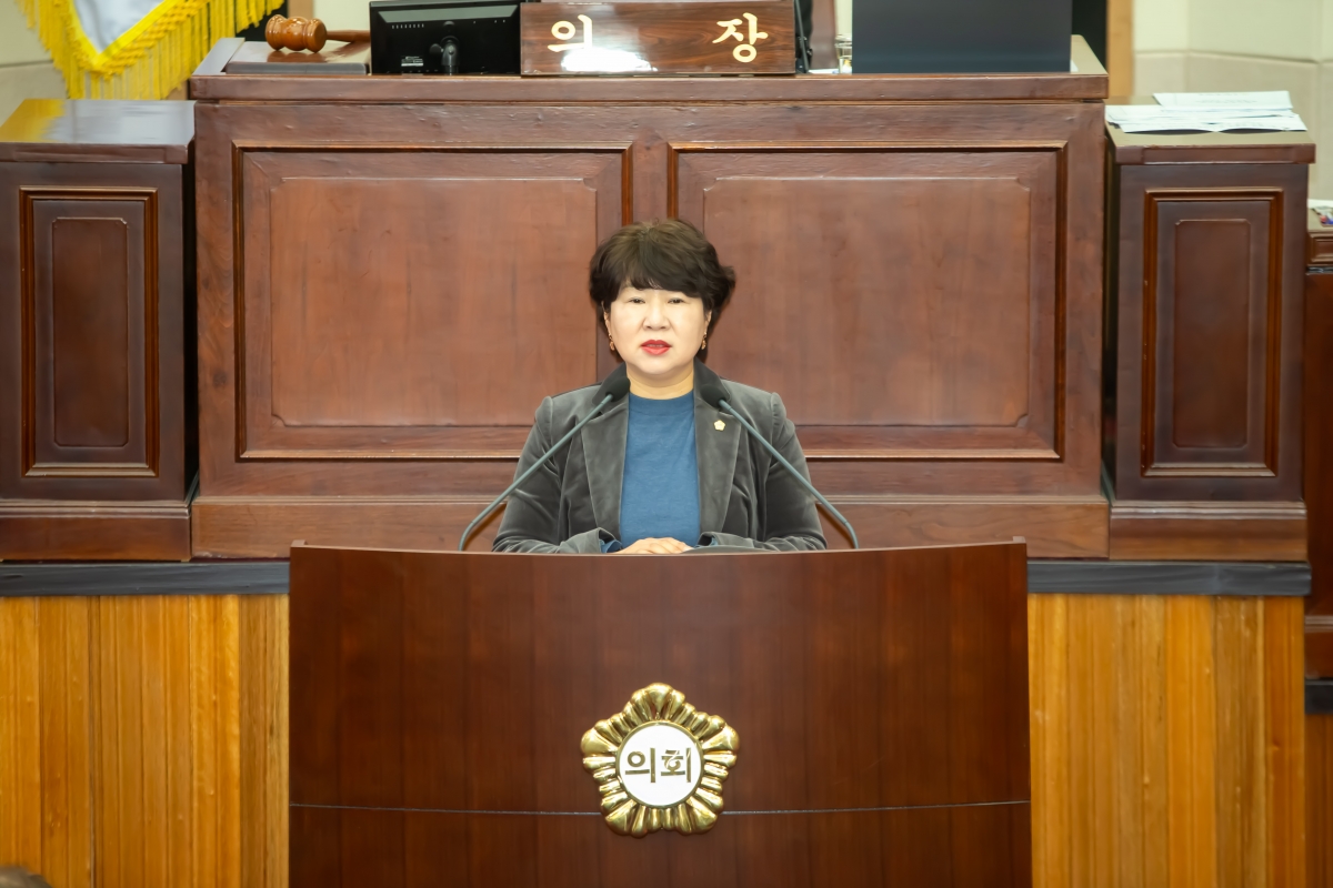 20231213-008[_P7U2902-제272회 제2차 정례회 제2차 본회의시 의원연구단체 농축산 환경개선연구회 대표의원 장미경 의원 결과보고.jpg