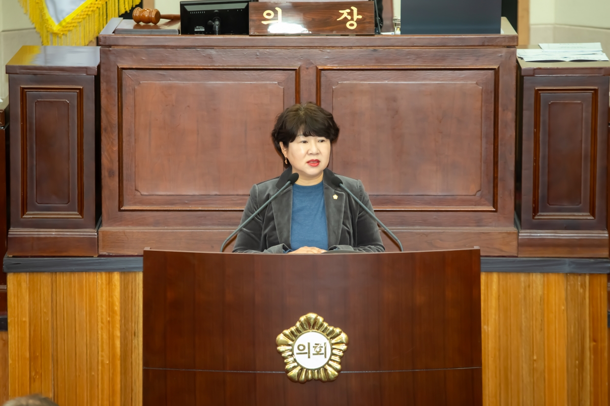 20231213-009[_P7U2903-제272회 제2차 정례회 제2차 본회의시 의원연구단체 농축산 환경개선연구회 대표의원 장미경 의원 결과보고.jpg