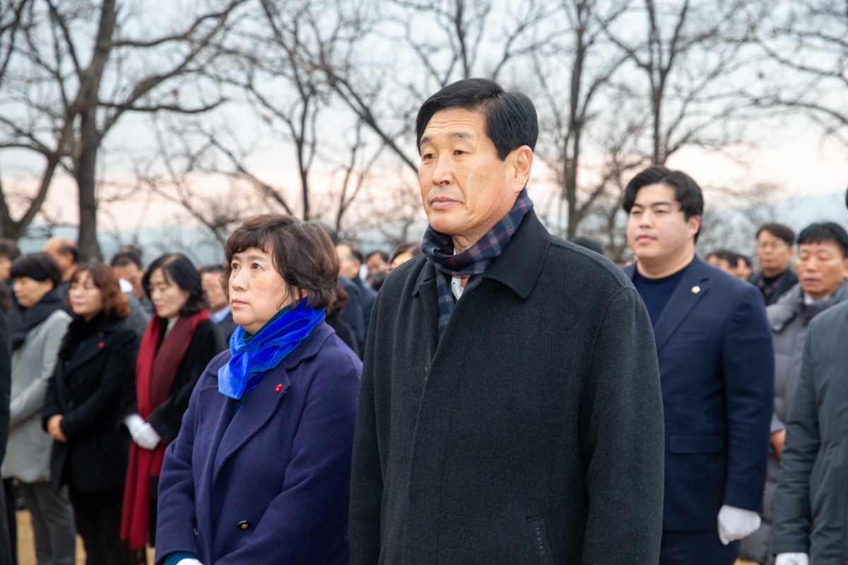 20240102-070[_P7U8928-2024년 새해 충혼탑 참배.jpg