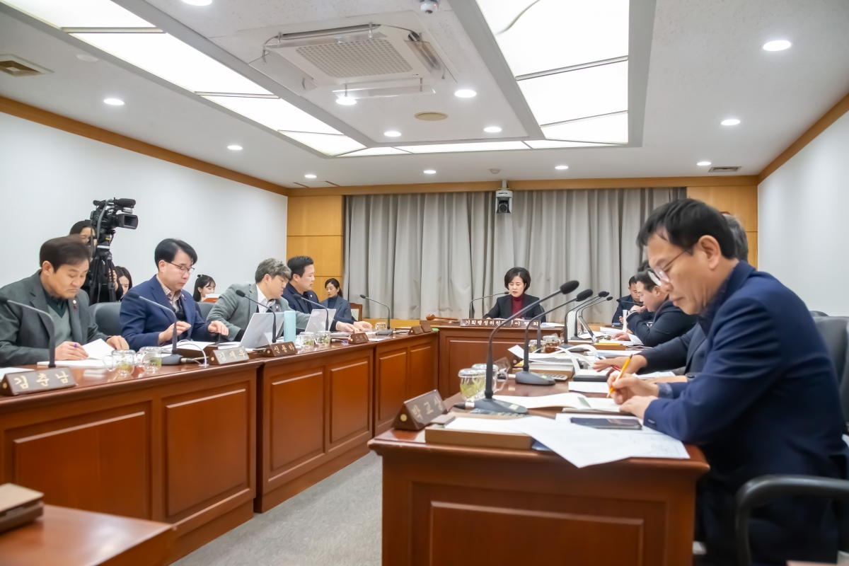 20240117-006[_P7U9479-제273회 임시회 기획행정위원회조례안 심사 활동.jpg