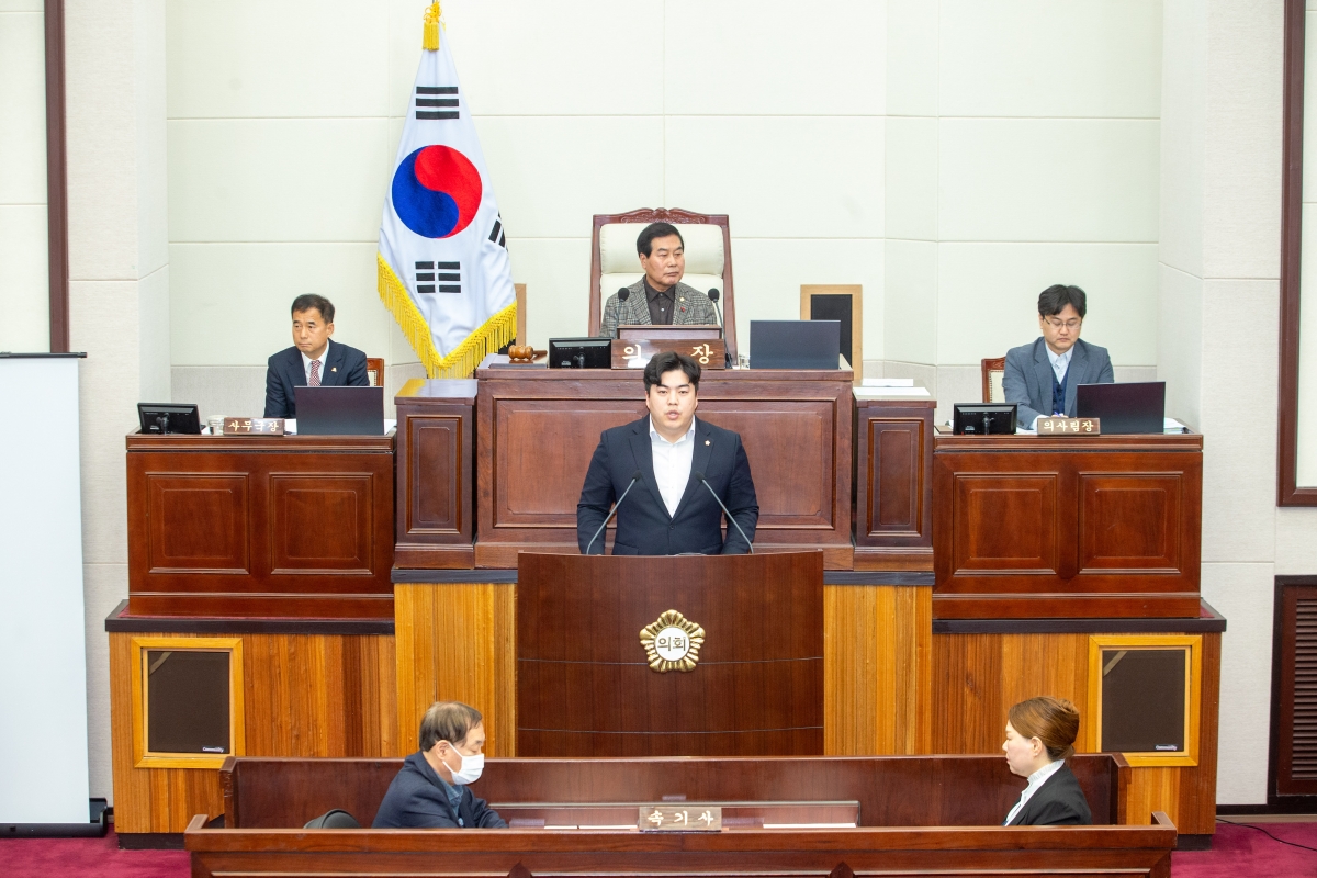 20240304-015[_P7U3216-제274회 임시회 제1차 본회의시 김정도 의원 5분 자유발언.jpg