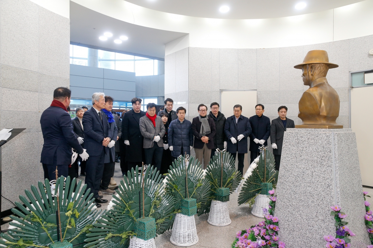 20240301-061[_P7U2937-1-3·1절 기념 왕산 허위 선생 추념.jpg