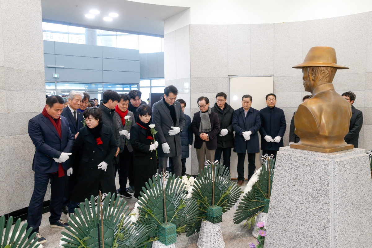 20240301-056[_P7U2926-1-3·1절 기념 왕산 허위 선생 추념.jpg