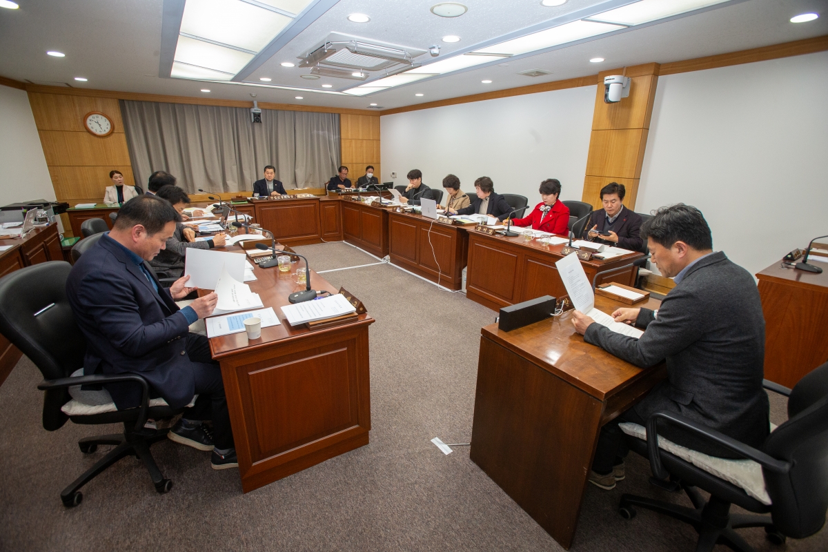 20240306-016[_P7U3674-제274회 임시회 산업건설위원회 조례안 심사활동.jpg