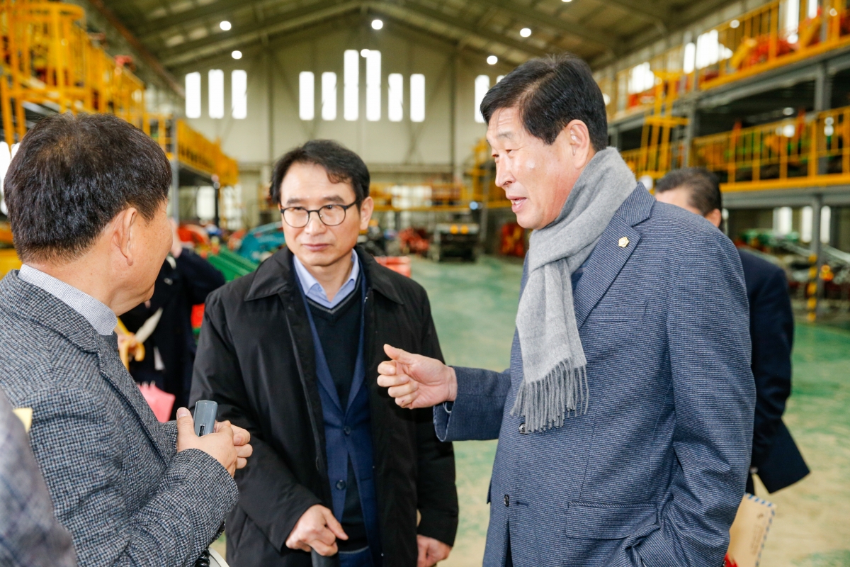 20240305-106[_P7U3481-1-제274회 임시회 산업건설위원회 농업기술센터 현장방문.jpg