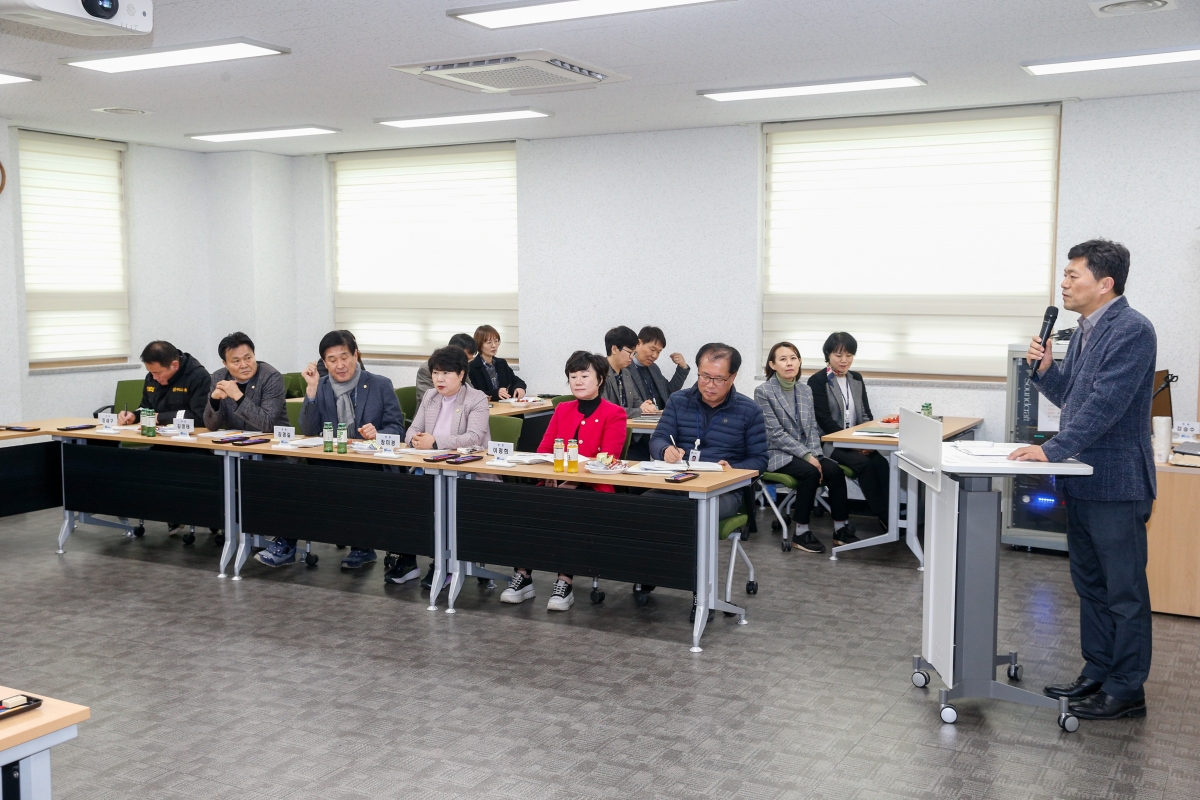 20240305-074[_P7U3364-1-제274회 임시회 산업건설위원회 농업기술센터 현장방문.jpg