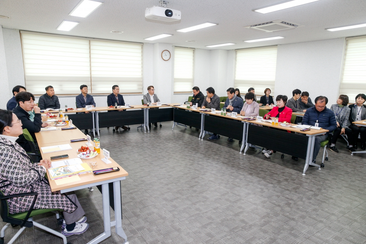 20240305-069[_P7U3354-1-제274회 임시회 산업건설위원회 농업기술센터 현장방문.jpg