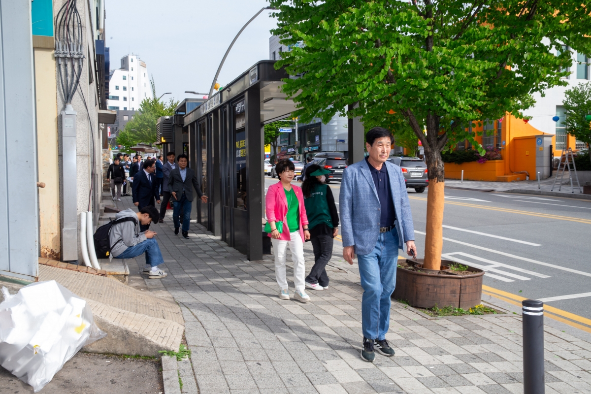 20240417-071[_P7U6336-제275회 임시회시 산업건설위원회 춘천시 버스정보시스템(BIS) 비교견학-1일차.jpg