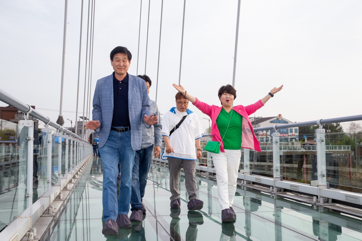 20240417-078[_P7U6349-제275회 임시회시 산업건설위원회 춘천시 소양강 스카이워크 비교견학-1일차.jpg