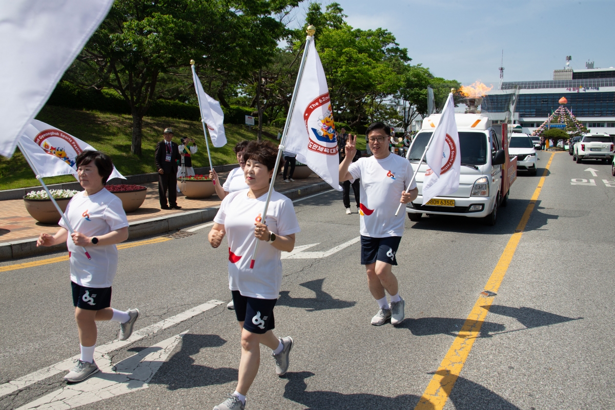 20240510-079[_P7U0238-제62회 경북도민체육대회 성화 출정식 및 성화 봉송.jpg
