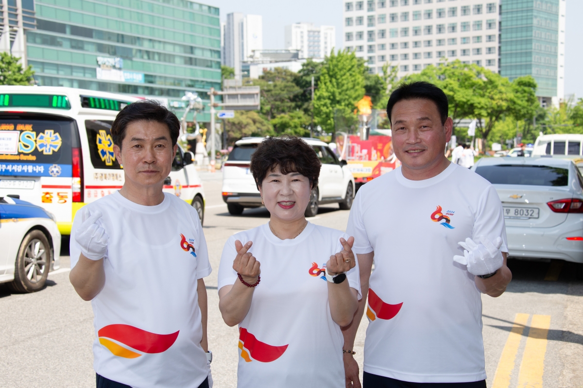 20240510-106[_P7U0298-제62회 경북도민체육대회 성화 출정식 및 성화 봉송.jpg