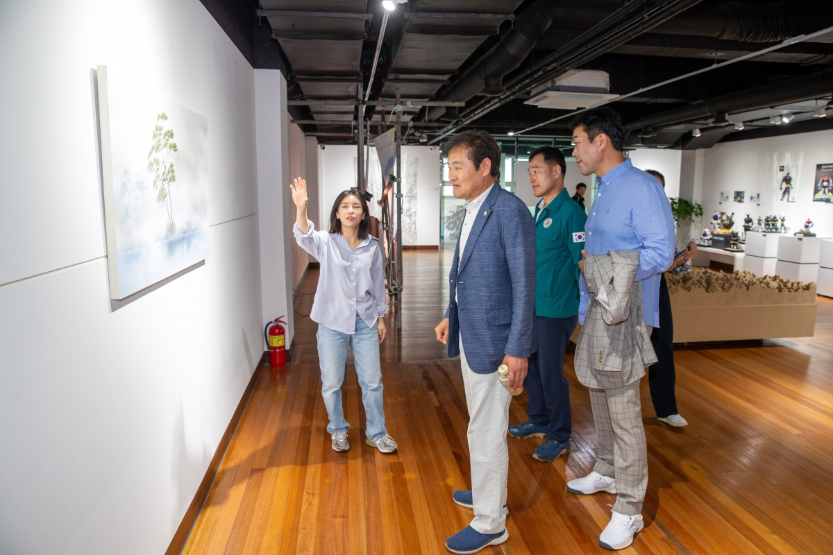 20240520-045[_P7U2327-제276회 임시회 기획행정위원회 구미청년상상마루 현장 방문.jpg