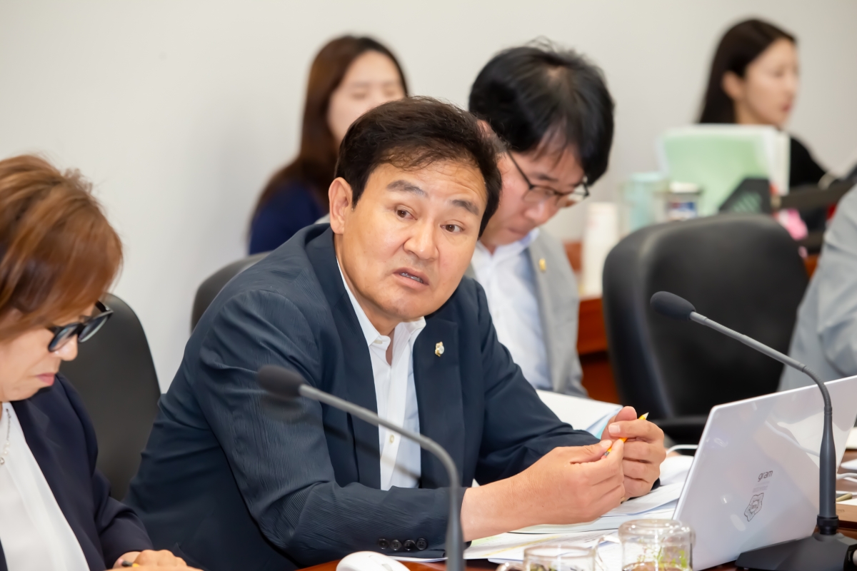 20240604-035[_P7U4408-제277회 제1차 정례회 기획행정위원회 조례안 심사활동.jpg