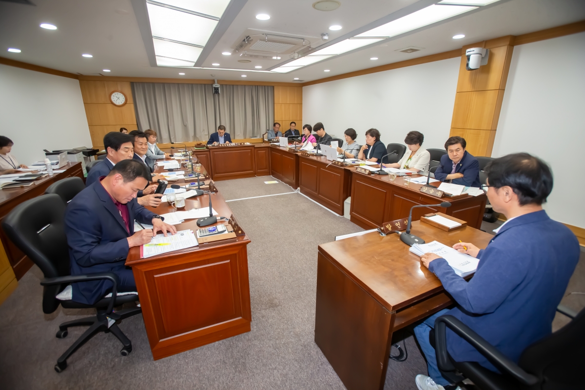 20240604-037[_P7U4371-제277회 제1차 정례회 산업건설위원회 조례안 심사활동.jpg