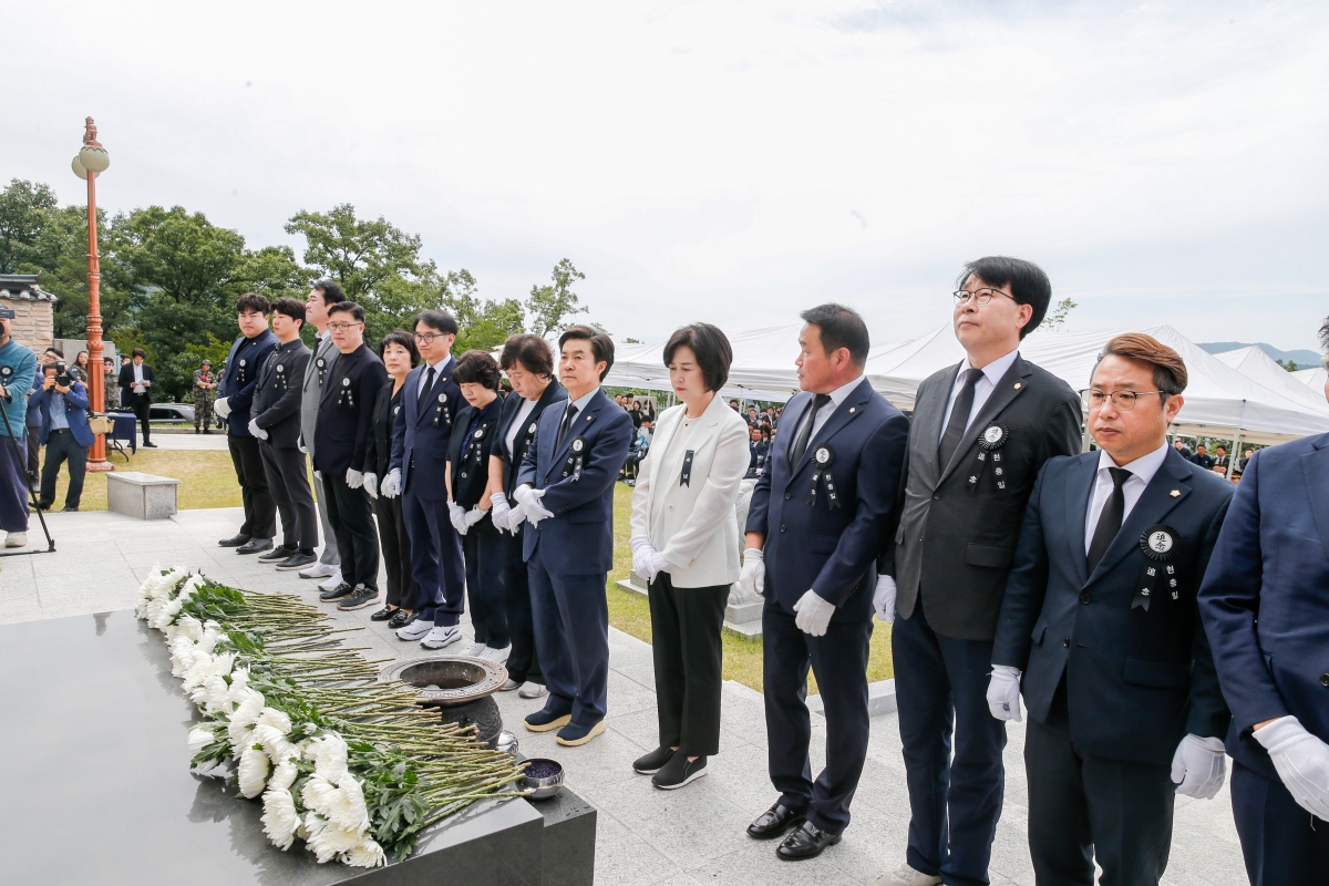 20240606-048[_P7U4695-1-제69회 현충일 충혼탑 추념.jpg