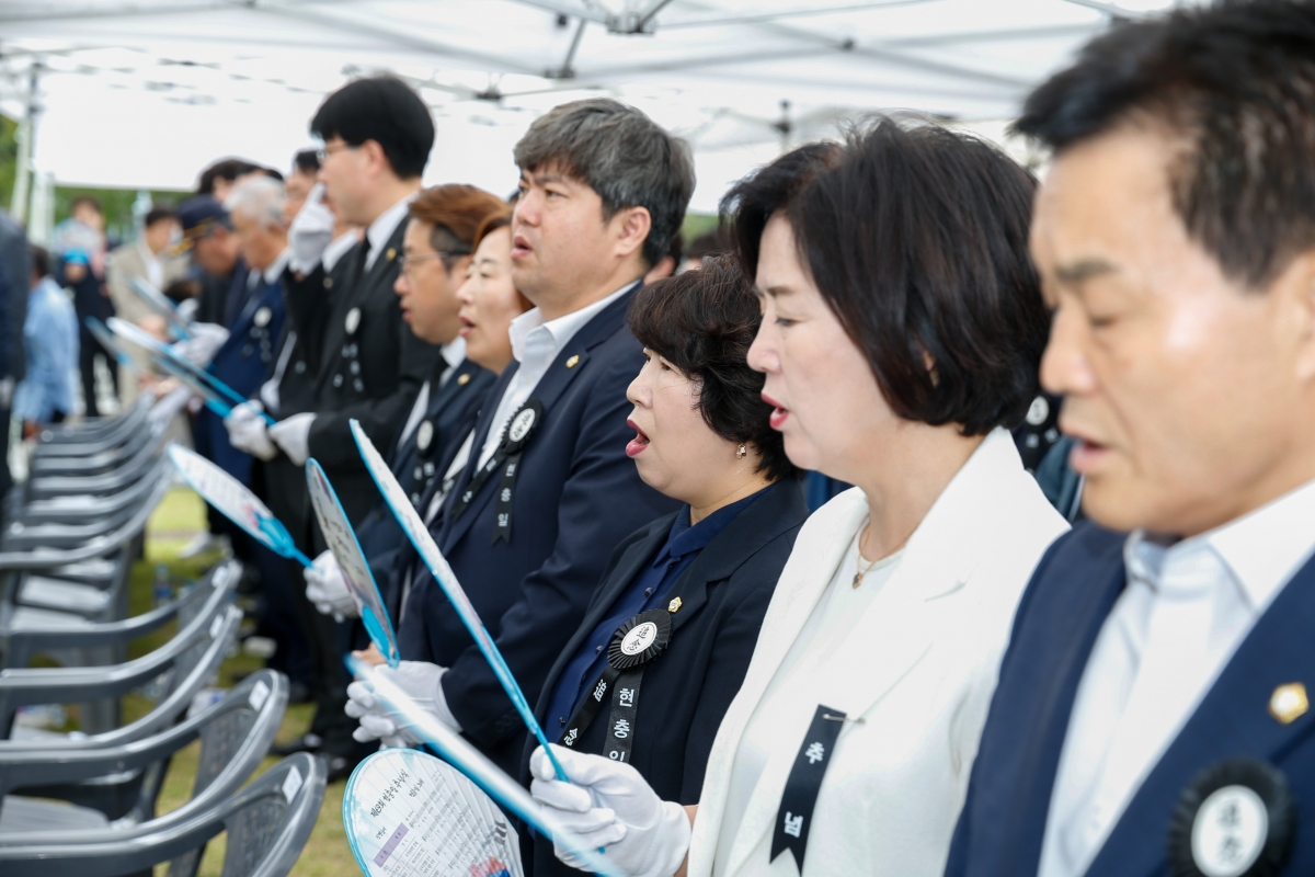 20240606-054[_P7U4708-1-제69회 현충일 충혼탑 추념.jpg