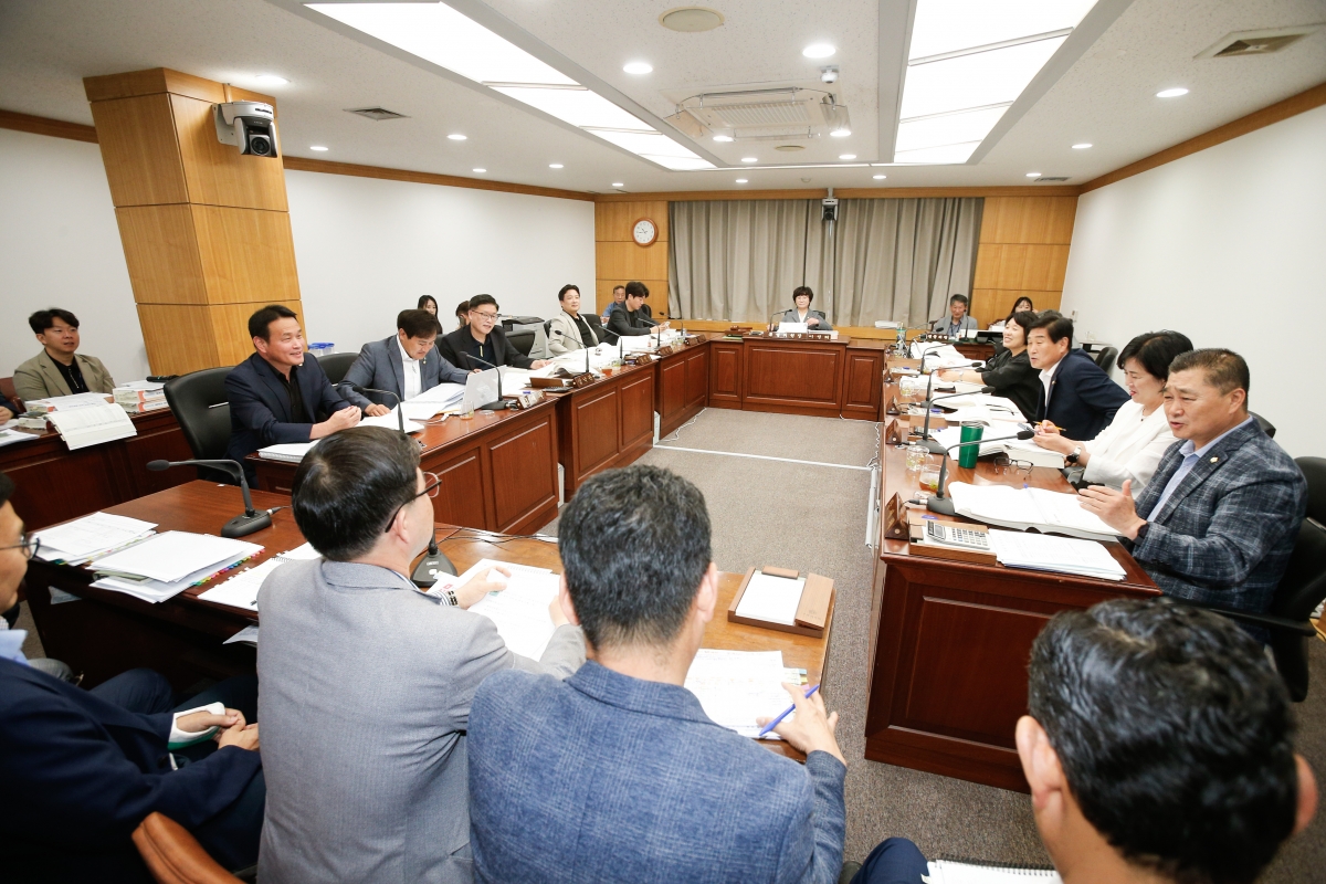 20240611-001[_P7U5046-1-제277회 제1차 정례회 예산결산특별위원회 2023회계연도 세입·세출 결산승인안 심사활동.jpg