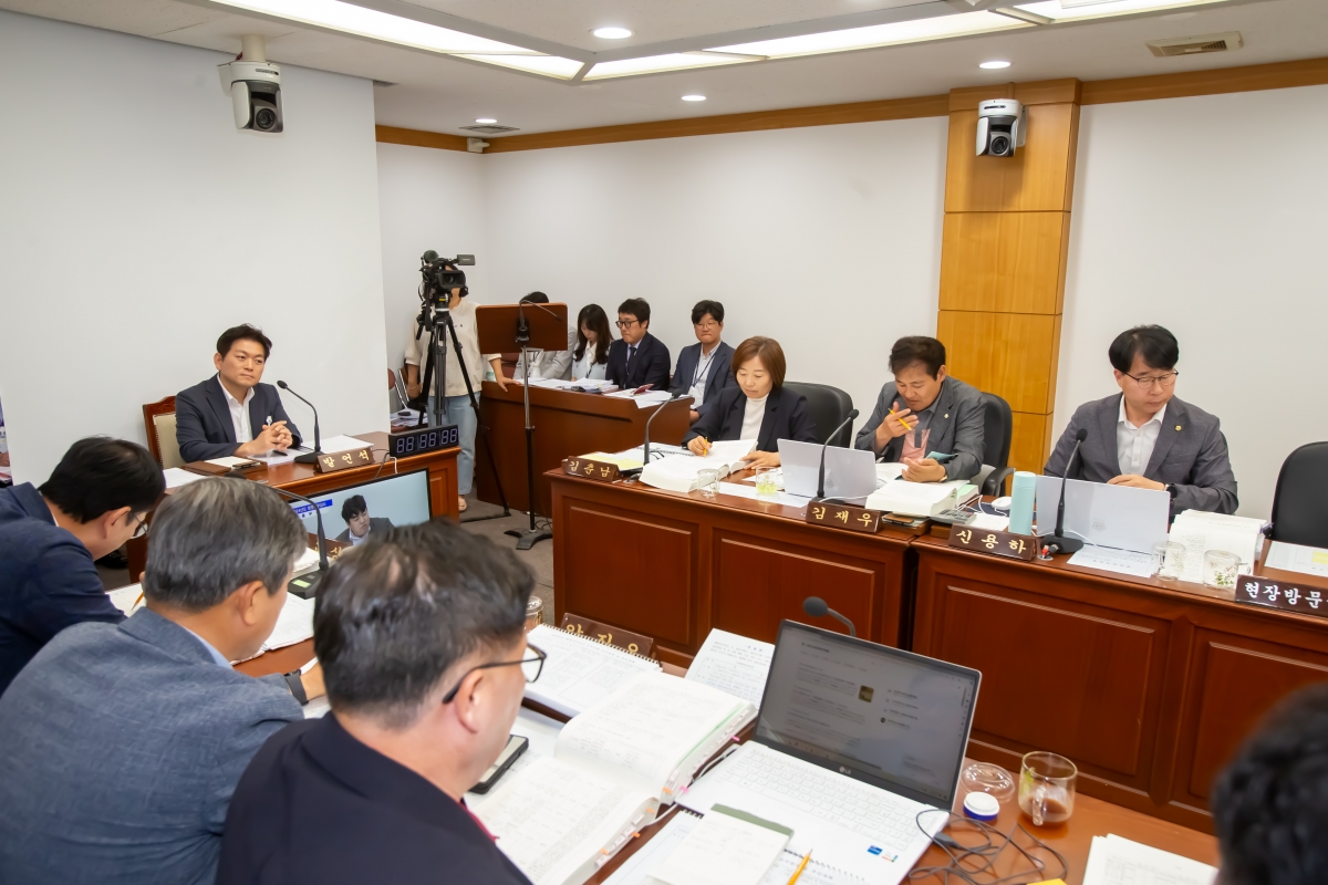 20240612-030[_P7U5213-제277회 제1차 정례회 기획행정위원회 소관 2024년도 행정사무감사 활동.jpg