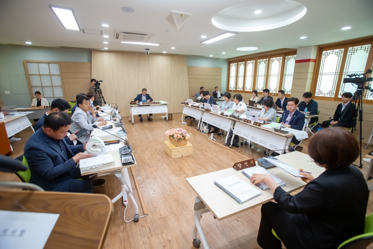 20240618-022[_P7U6030-제277회 제1차 정례회 산업건설위원회 선산출장소 2024년도 행정사무감사 활동.jpg