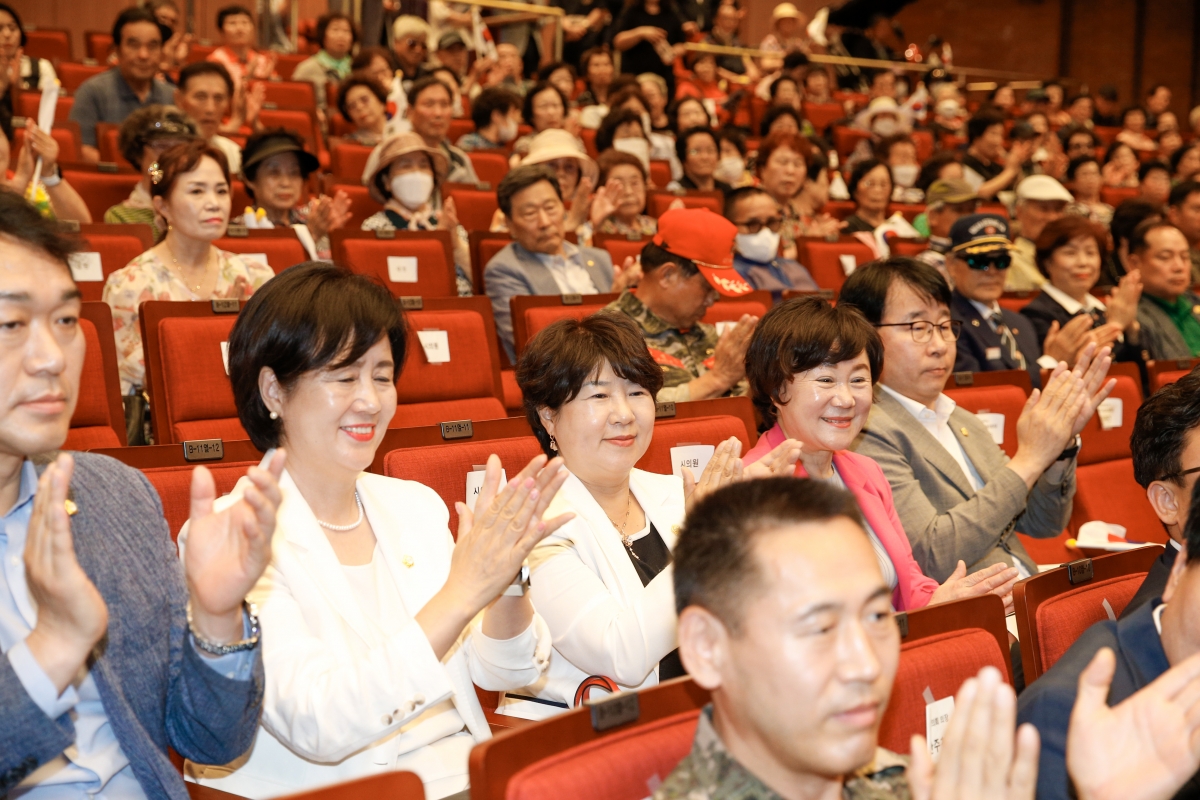 20240625-013[_P7U6877-1-6.25전쟁 제74주년 호국보훈 기념행사.jpg