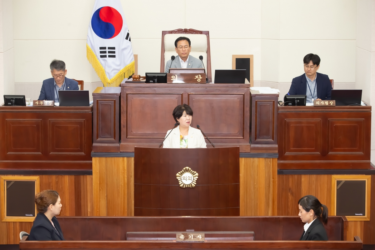 20240704-050[_P7U7707-제278회 임시회 제2차 본회의시 기획행정위원장에 당선된 장미경 의원 인사.jpg