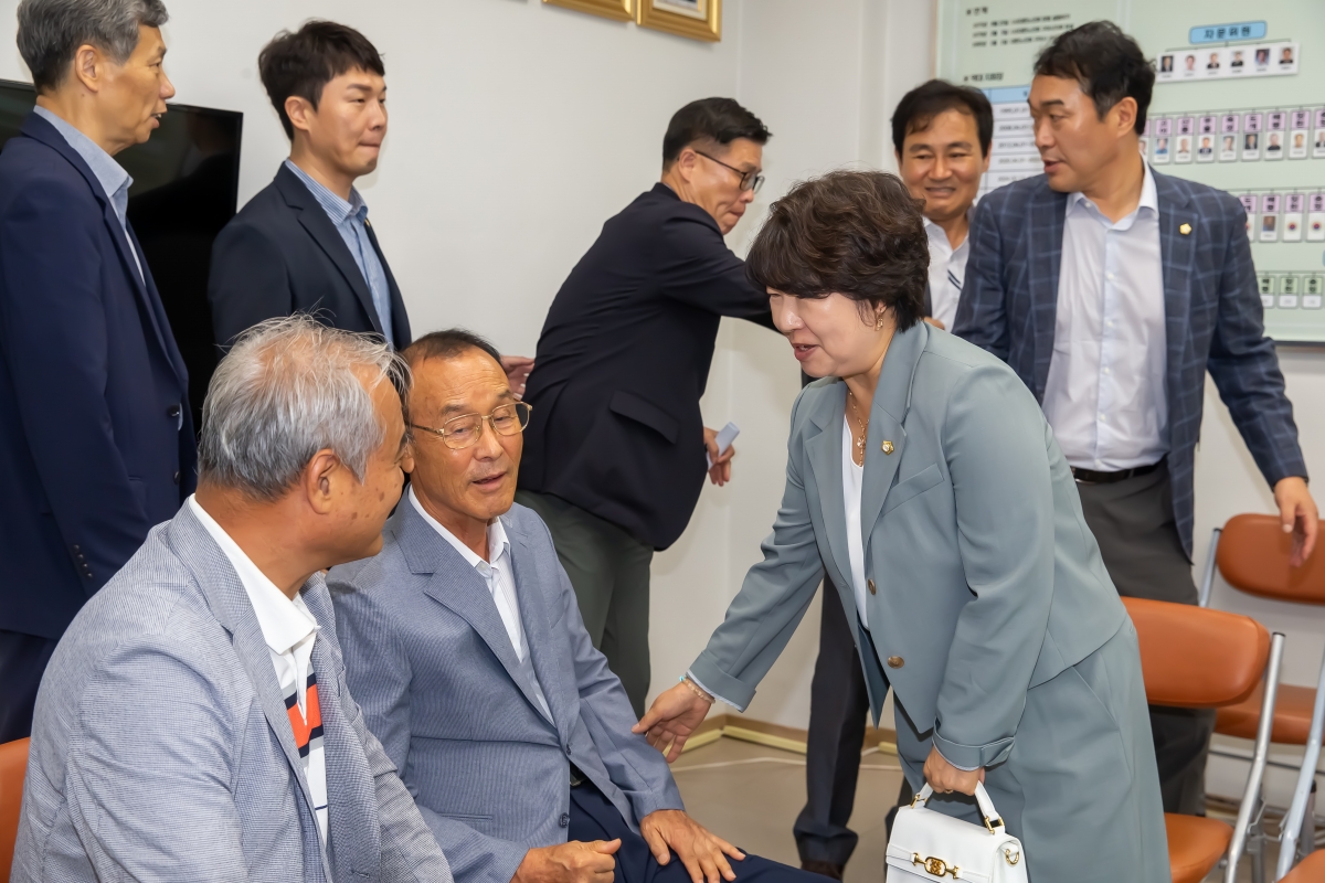 20240708-075[_P7U8077-제9대 후반기 의장단 및 상임위원장 대한노인회 구미시지회 방문.jpg