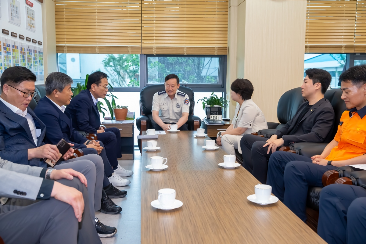20240709-005[_P7U8234-제9대 후반기 의장단 및 상임위원장 구미소방서 방문.jpg