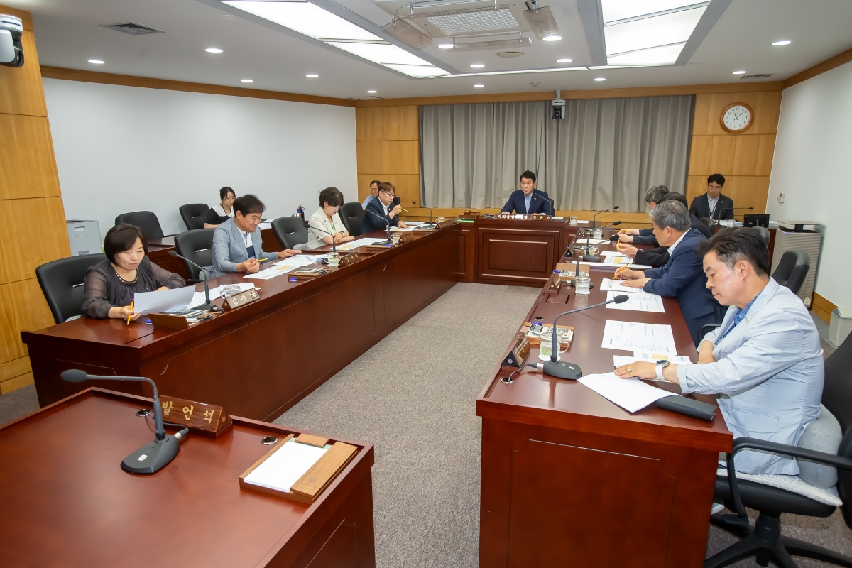 20240716-005[_P7U8647-폐회중 의회운영위원회 활동.jpg
