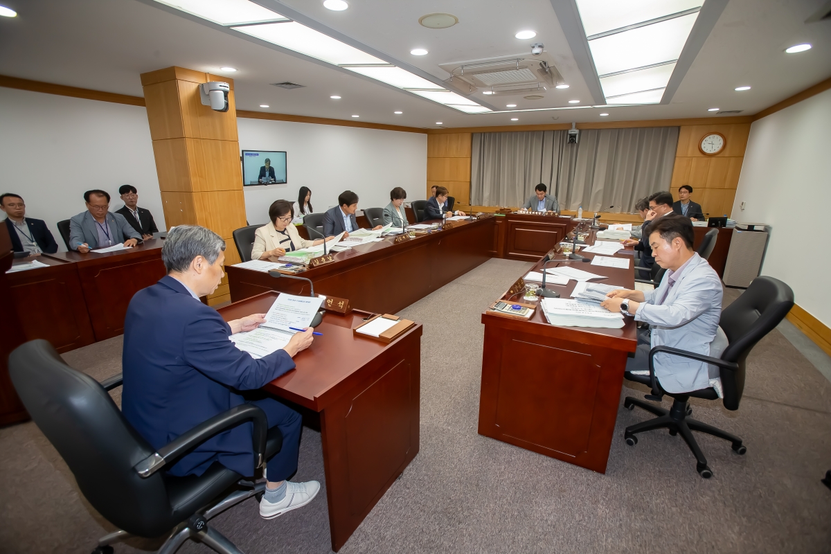 20240725-003[_P7U9646-제279회 임시회 제1차 의회운영위원회 2024년도 제1회 추가경정예산안 예비심사 활동.jpg