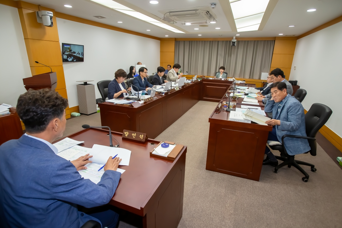20240725-015[_P7U9809-제279회 임시회 기획행정위원회 2024년도 제1회 추가경정예산안 및 기금운용계획변경안 예비심사활동.jpg