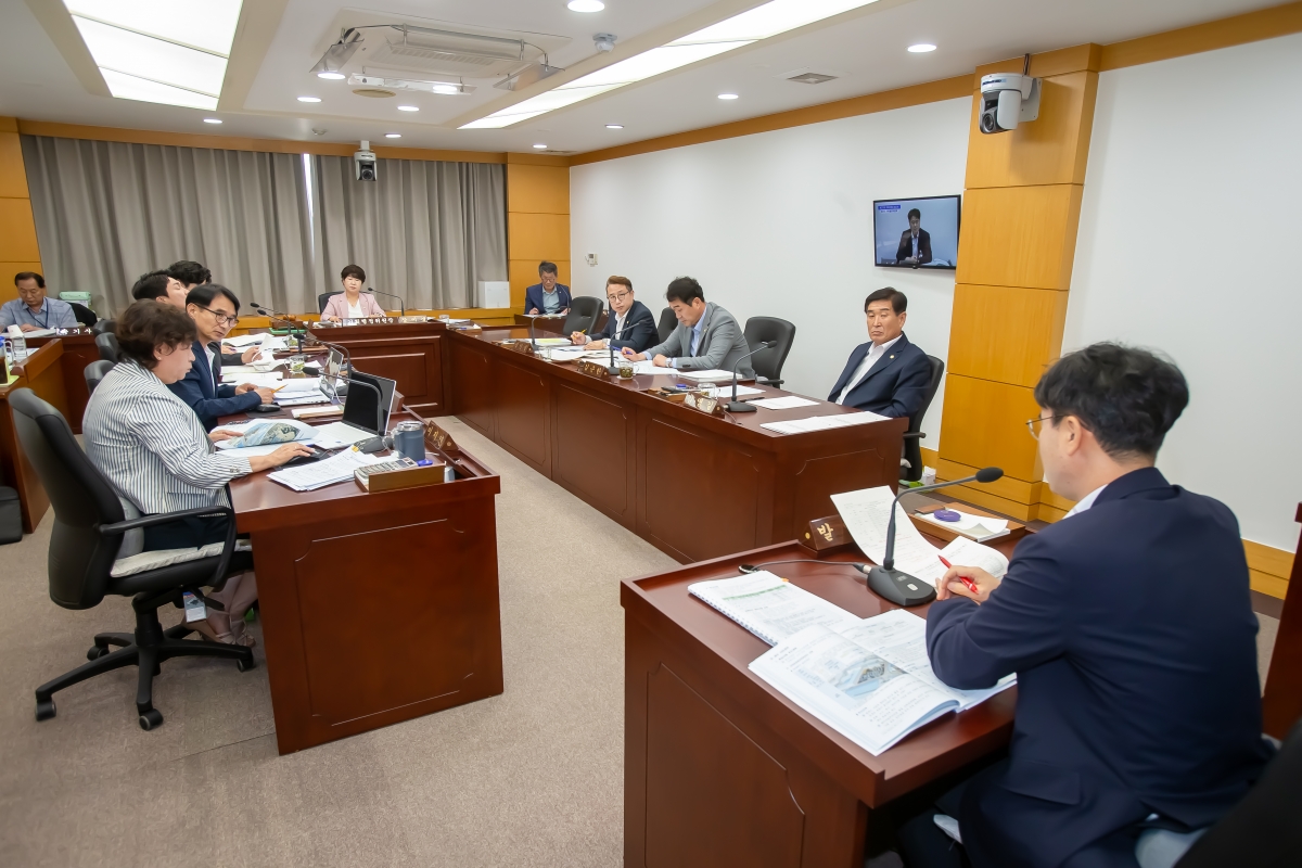 20240724-073[_P7U9569-제279회 임시회 제1차 기획행정위원회 조례안 활동.jpg