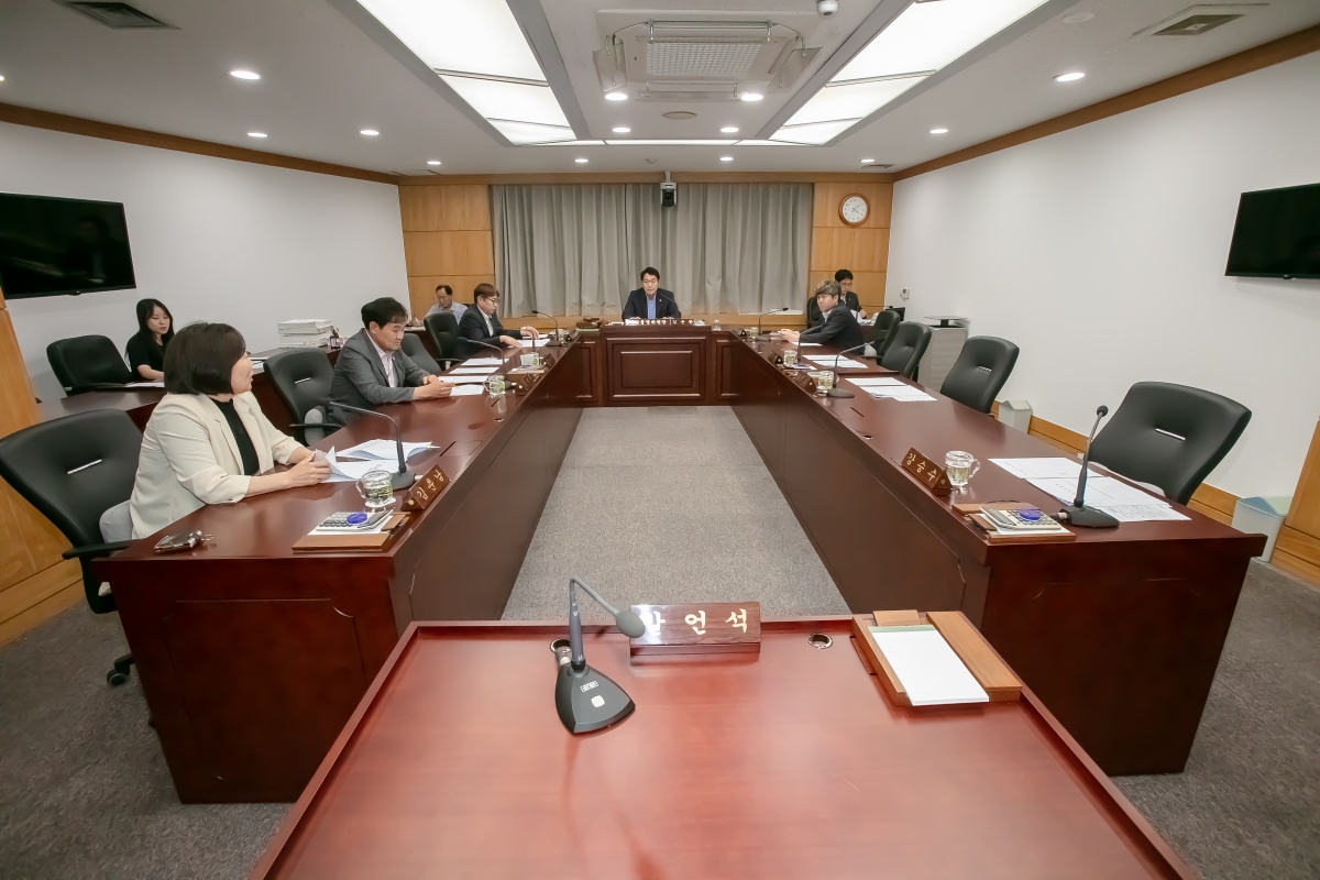 20240731-007[IMG_2835-구미시의회 의원연구단체 심의위원회 활동.jpg