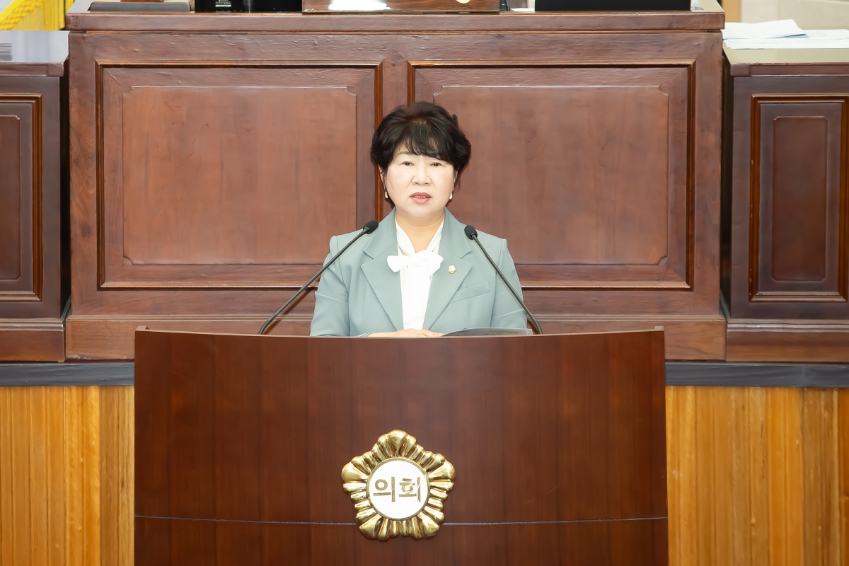 20240731-050[_P7U0337-제279회 임시회 제2차 본회의시 장미경 기획행정위원장 상임위원회 활동결과보고.jpg