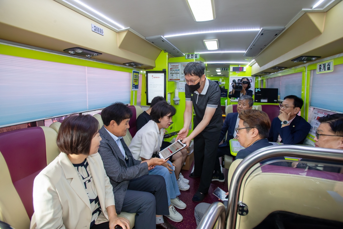 20240828-011[_P7U1778-구미시의회 사랑의 헌혈 캠페인 활동.jpg