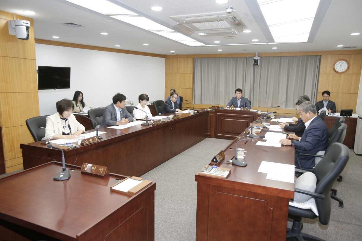20240828-026[_P7U1827-폐회중 의회운영위원회 활동.jpg