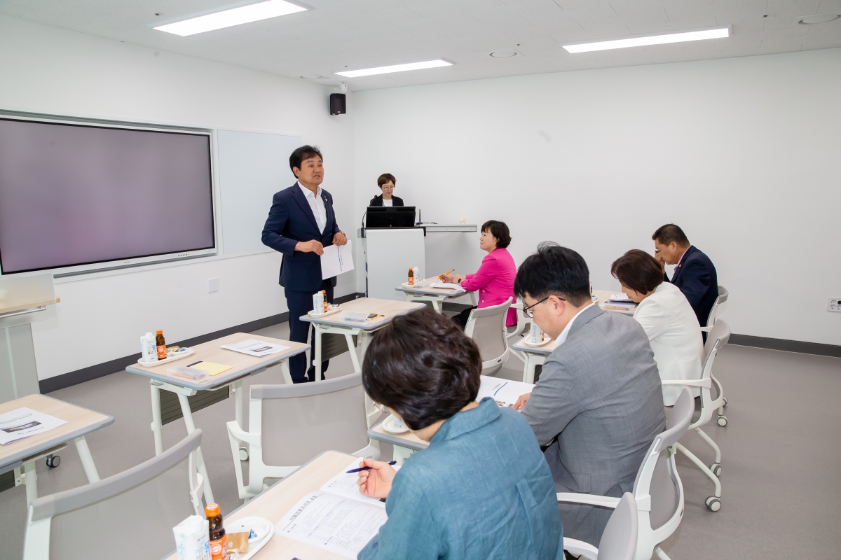 20240904-032[_P7U2830-제280회 임시회 문화환경위원회 강동꿈나무 문화나눔터 현장방문.jpg