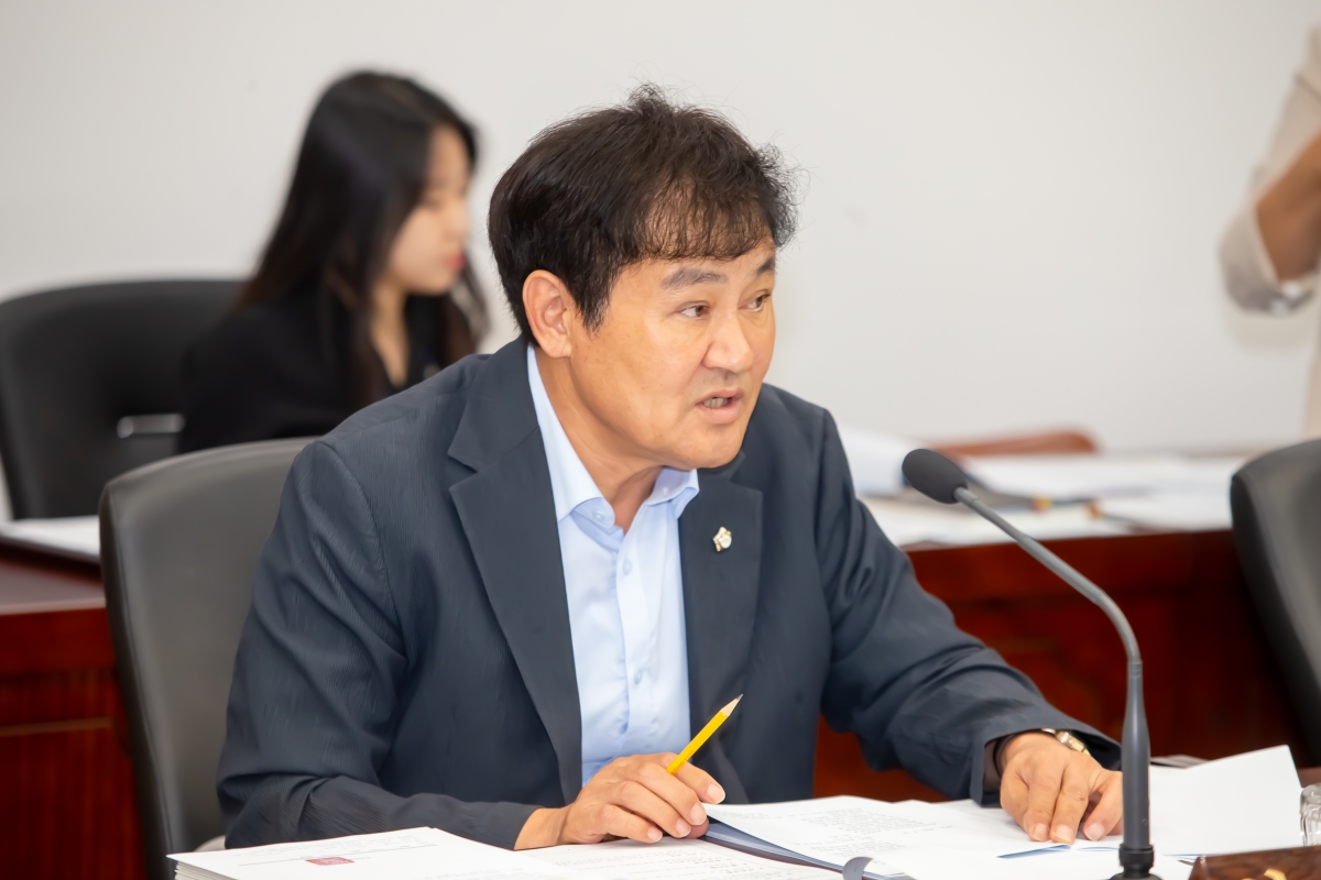 20240905-004[_P7U3047-제280회 임시회 의회운영위원회 조례안 등 심사활동.jpg