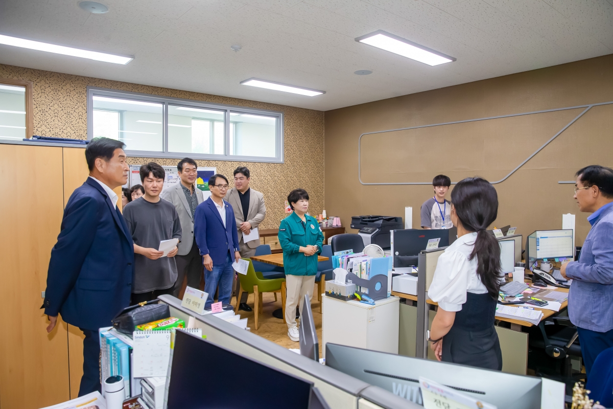 20240910-011[_P7U3785-제280회 임시회 기획행정위원회 구미대학교 산학협력단 아이돌봄지원센터 현장방문.jpg