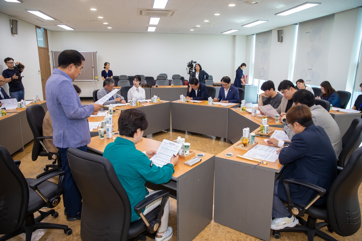 20240910-017[_P7U3808-제280회 임시회 기획행정위원회 구미대학교 산학협력단 아이돌봄지원센터 현장방문.jpg