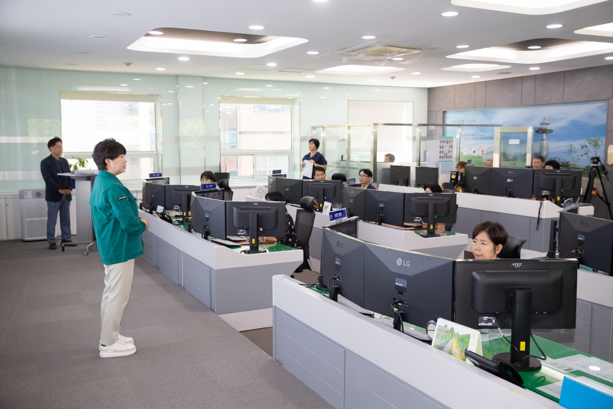 20240910-046[_P7U3910-제280회 임시회 기획행정위원회 구미시 통합관제센터 현장방문.jpg