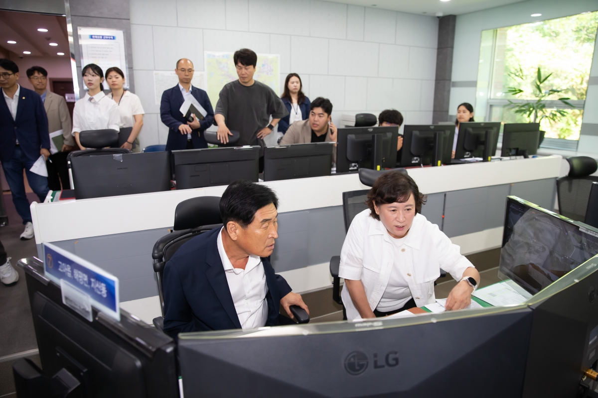 20240910-037[_P7U3887-제280회 임시회 기획행정위원회 구미시 통합관제센터 현장방문.jpg