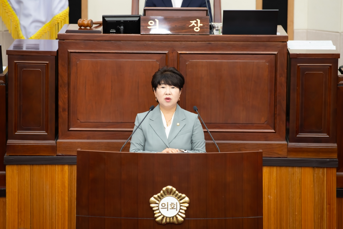 20240911-012[_P7U4032-제280회 임시회 제2차 본회의시 장미경 기획행정위원장 상임위원회 활동결과보고.jpg