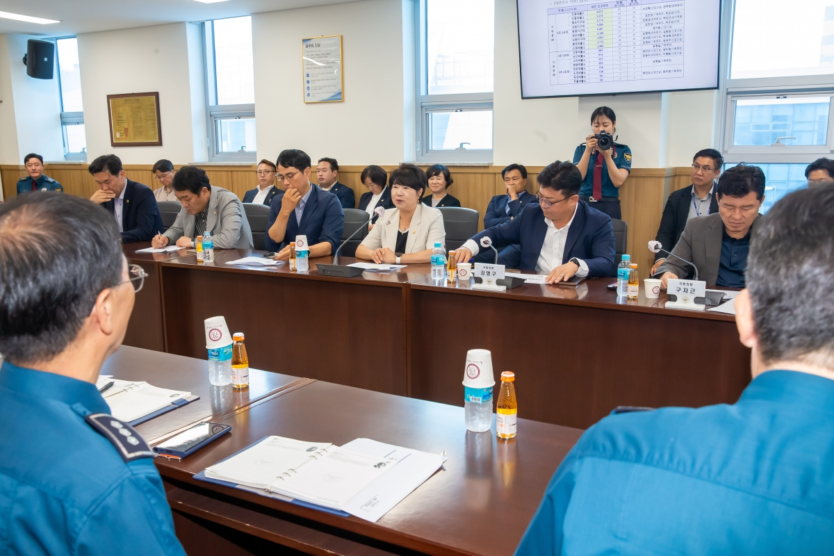 20240913-104[_P7U4540-추석맞이 구미경찰서 상황실 근무자 방문 격려.jpg