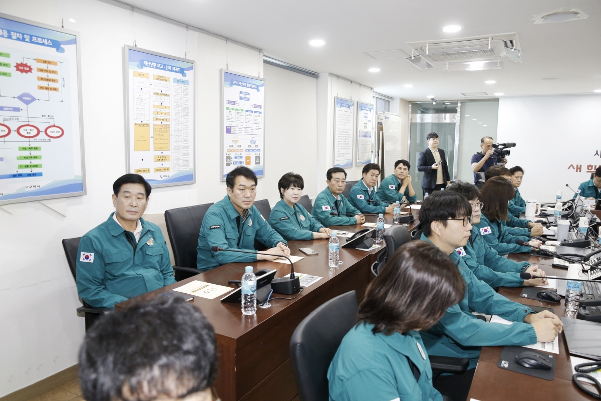 20240914-013[_P7U4615-추석맞이 구미시청 당직실 및 종합상황실 근무자 방문 격려.jpg