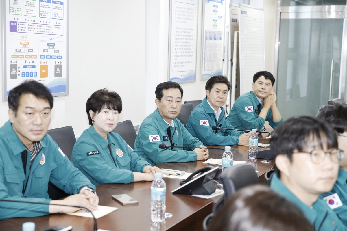 20240914-012[_P7U4613-추석맞이 구미시청 당직실 및 종합상황실 근무자 방문 격려.jpg