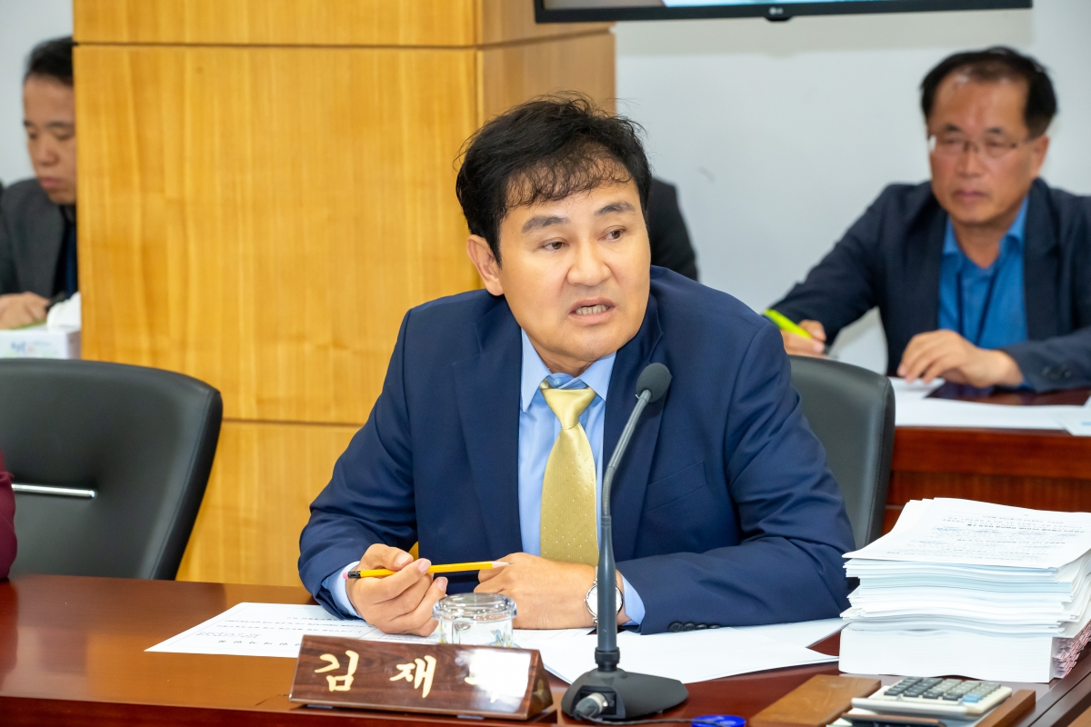 20241017-049[_P7U8331-제281회 임시회시 의회운영위원회 조례안 심사활동.jpg