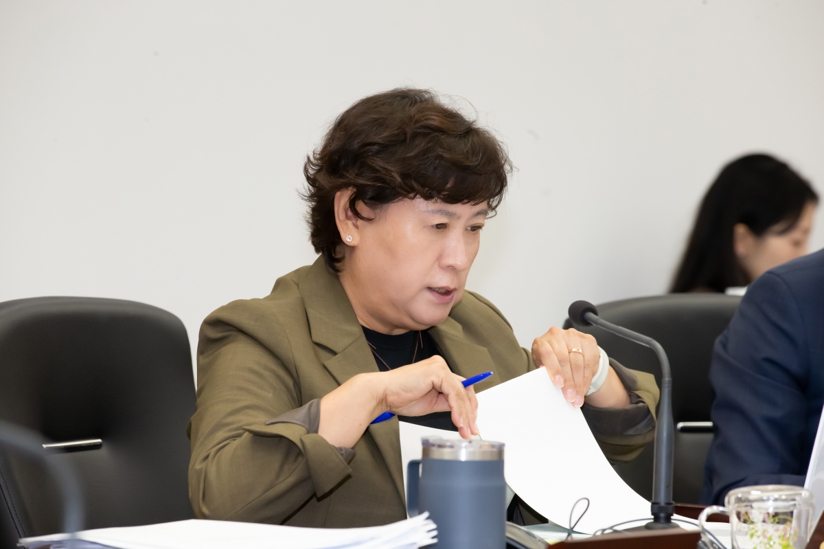 20241017-092[_P7U8678-제281회 임시회시 기획행정위원회 조례안 심사활동.jpg