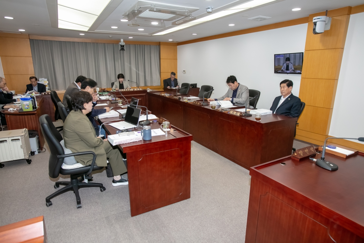 20241021-002[IMG_4456-제281회 임시회 기획행정위원회 소관 2025년도 주요업무계획안 청취 활동.jpg